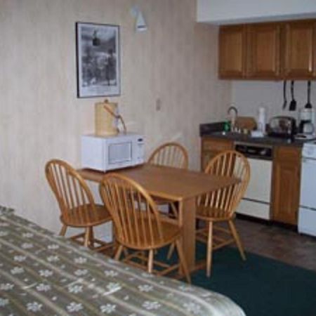 The Lodge At Lincoln Station Room photo