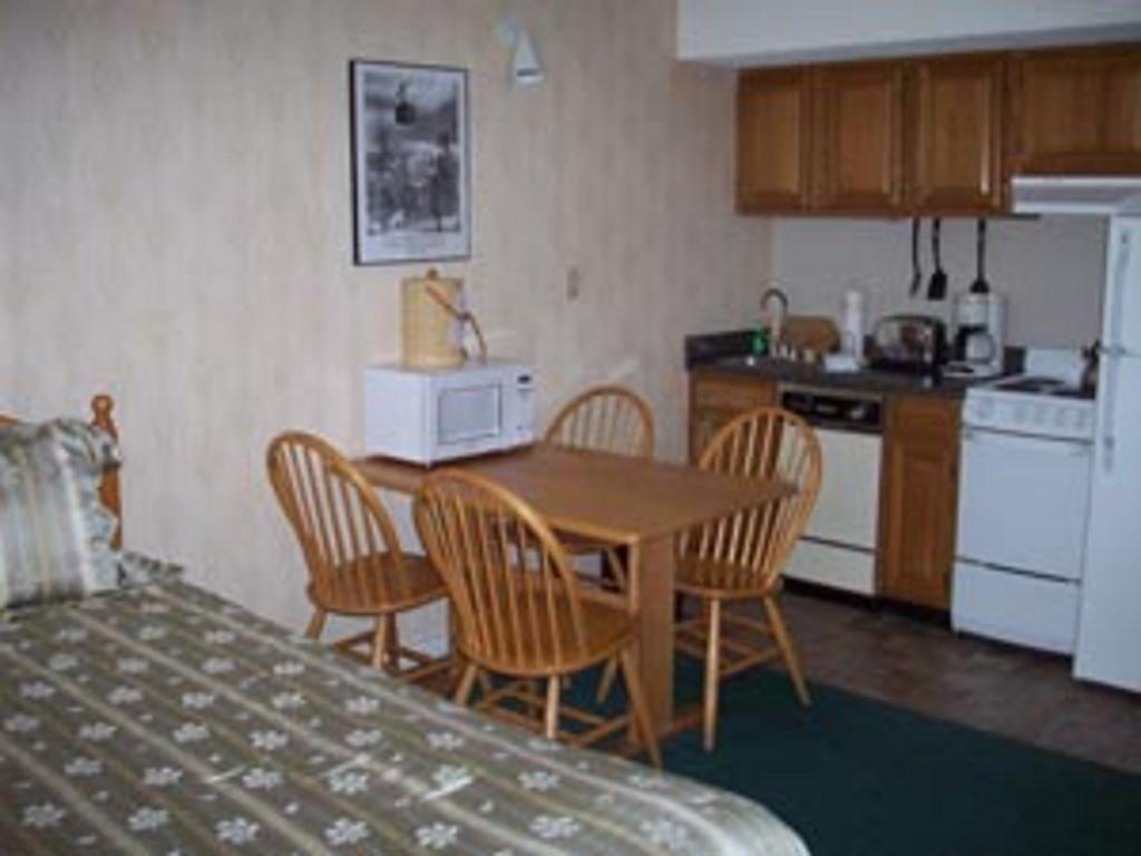 The Lodge At Lincoln Station Room photo